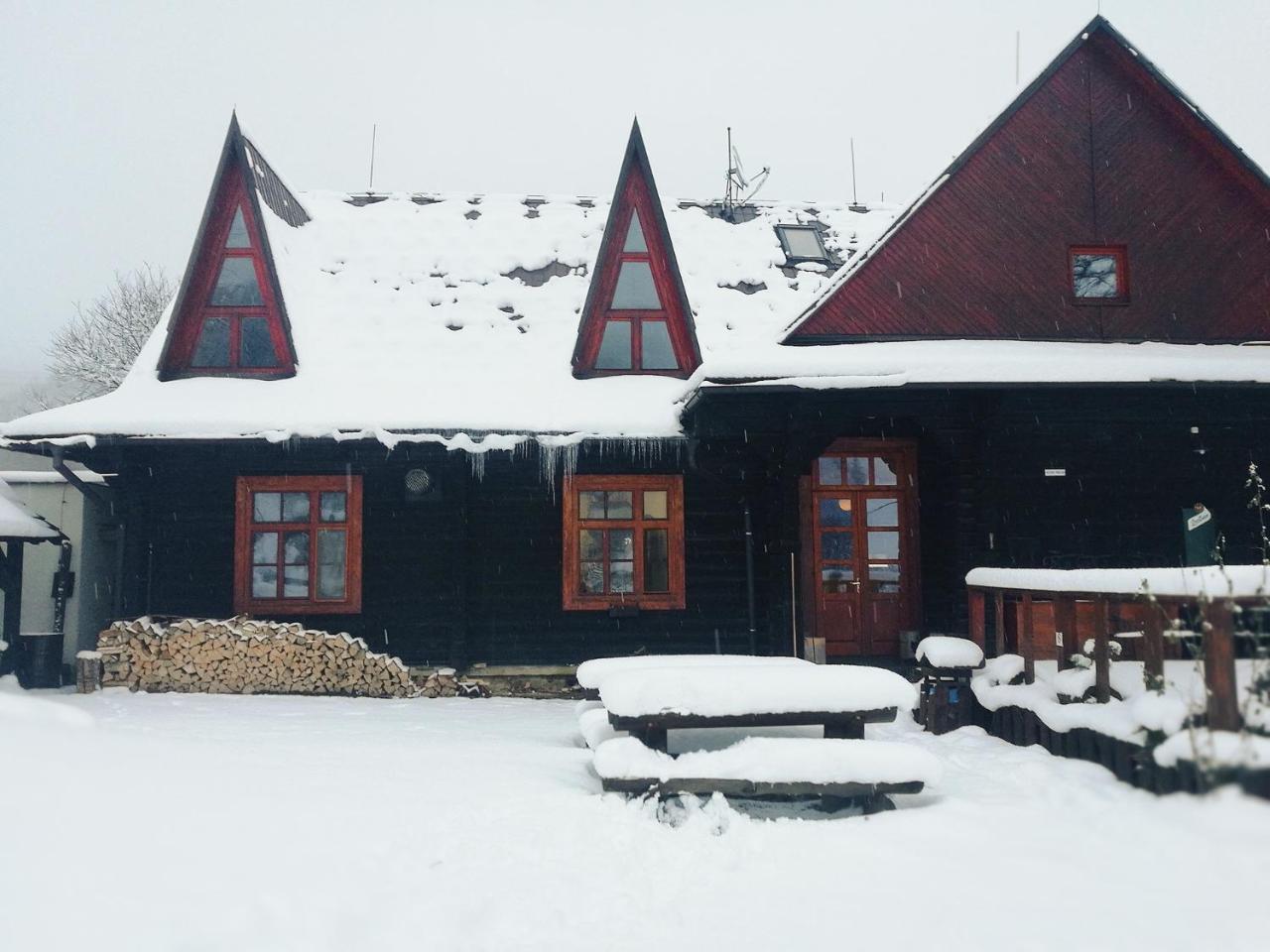 Penzión Manín Považská Bystrica Exterior foto